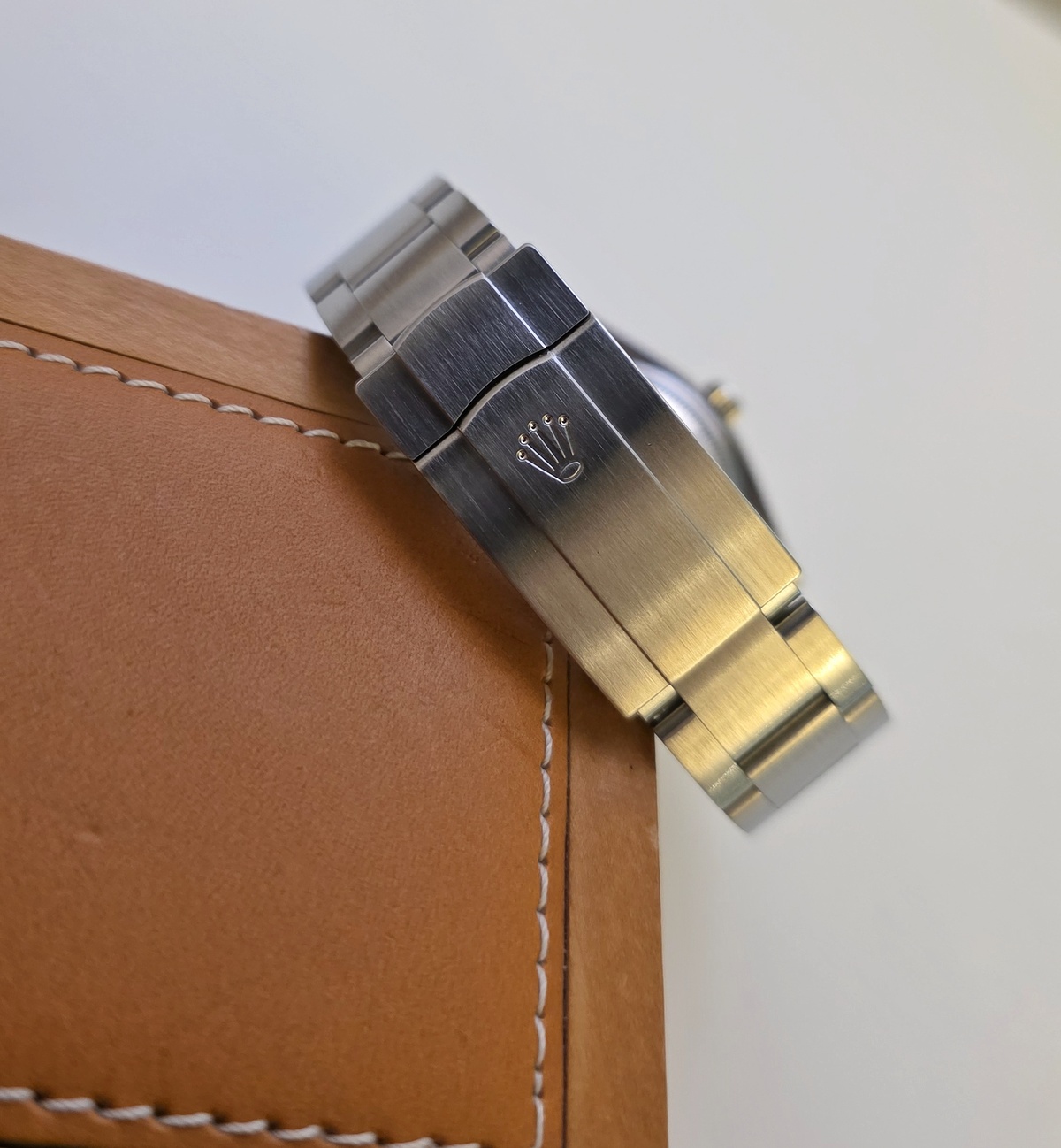 Rolex Oyster Perpetual 114200 Olive green