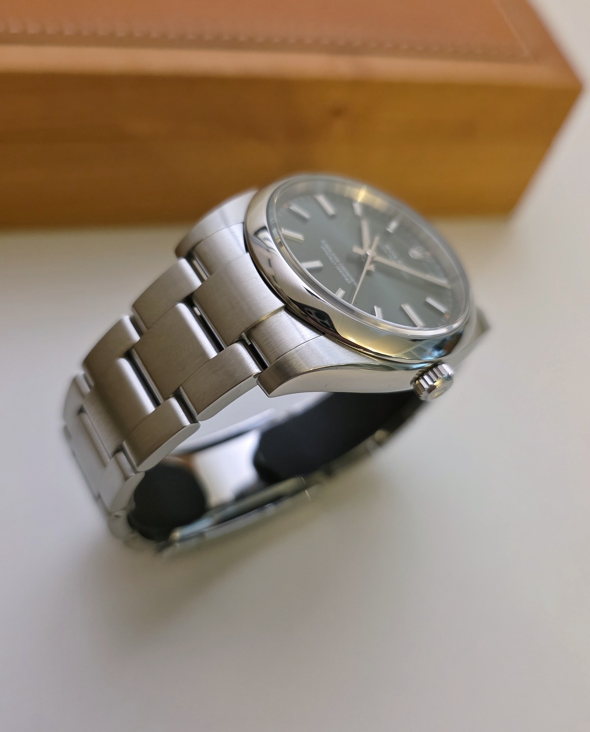 Rolex Oyster Perpetual 114200 Olive green