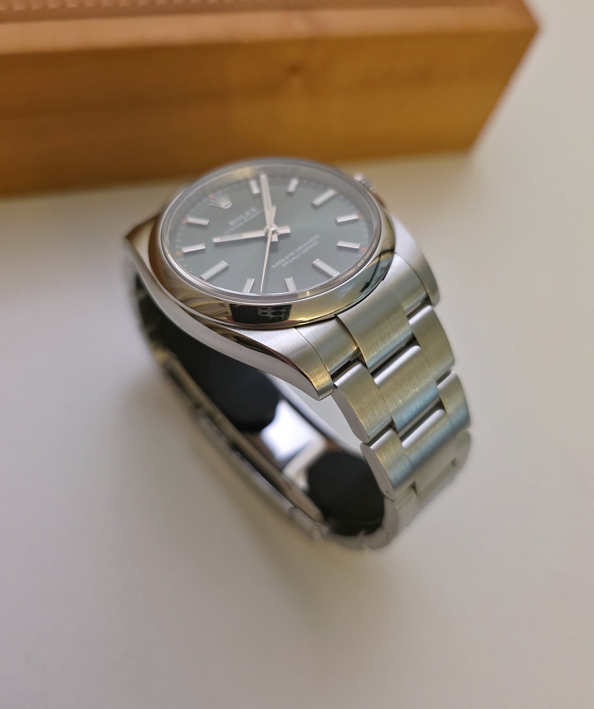 Rolex Oyster Perpetual 114200 Olive green